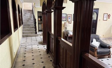 CASA EN VENTA EN AV. FLORES MAGON