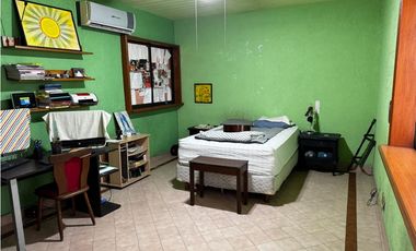 CASA EN VENTA EN AV. FLORES MAGON