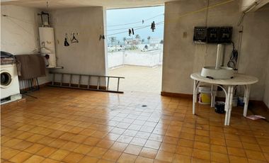 CASA EN VENTA EN AV. FLORES MAGON