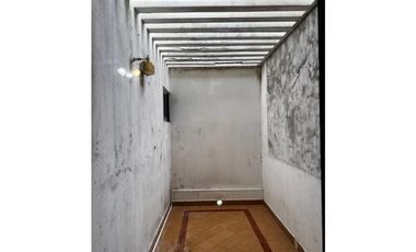 CASA EN VENTA EN AV. FLORES MAGON