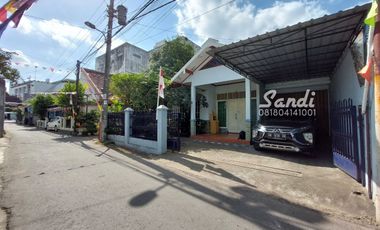 Rumah tepi Jalan Aspal daerah Karangwaru dekat UFO Elektronik