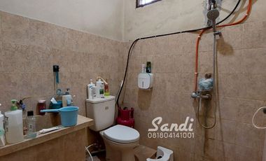 Rumah tepi Jalan Aspal daerah Karangwaru dekat UFO Elektronik