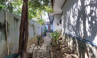 Rumah tepi Jalan Aspal daerah Karangwaru dekat UFO Elektronik