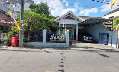 Rumah tepi Jalan Aspal daerah Karangwaru dekat UFO Elektronik