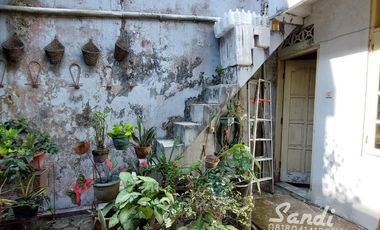 Rumah tepi Jalan Aspal daerah Karangwaru dekat UFO Elektronik