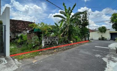 Tanah Premium Area Kota Kodya Wirobrajan Dekat dekat Alfamidi Super