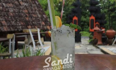 Rumah Makan di Tepi Jalan Raya Gunung Kidul dekat dengan GOA PINDUL