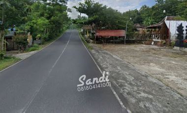 Rumah Makan di Tepi Jalan Raya Gunung Kidul dekat dengan GOA PINDUL