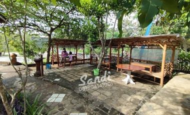 Rumah Makan di Tepi Jalan Raya Gunung Kidul dekat dengan GOA PINDUL