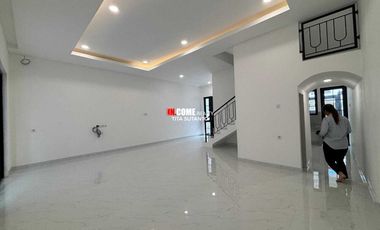 Dijual rumah baru 3 lantai Lokasi Taman Kenten Palembang