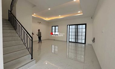 Dijual rumah baru 3 lantai Lokasi Taman Kenten Palembang