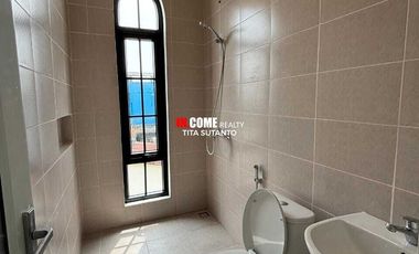 Dijual rumah baru 3 lantai Lokasi Taman Kenten Palembang