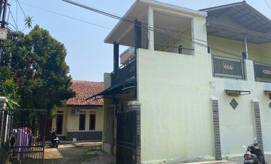 Rumah Mewah 2 Lantai + 2 unit Kontrakan Purwakarta Kota Dijual Murah