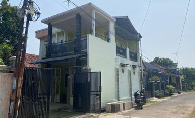 Rumah Mewah 2 Lantai + 2 unit Kontrakan Purwakarta Kota Dijual Murah