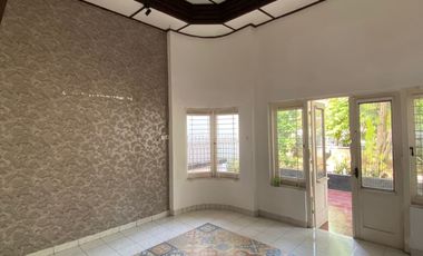 Disewakan Rumah Usaha Jl. Kampar Dekat Mayjend dan Diponegoro