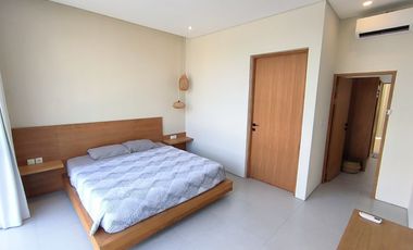 Villa Modern Mewah 2 Lantai dengan Kolam Renang di Ungasan