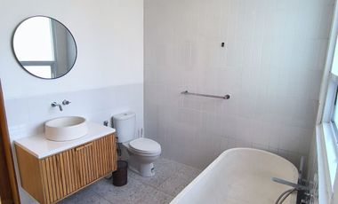 Villa Modern Mewah 2 Lantai dengan Kolam Renang di Ungasan