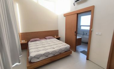 Villa Modern Mewah 2 Lantai dengan Kolam Renang di Ungasan