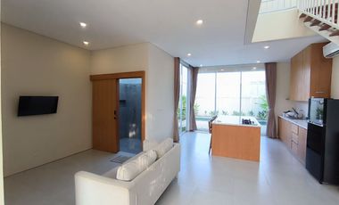 Villa Modern Mewah 2 Lantai dengan Kolam Renang di Ungasan