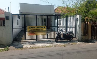 Disewakan Rumah 2 lantai di Pacar Kembang Surabaya