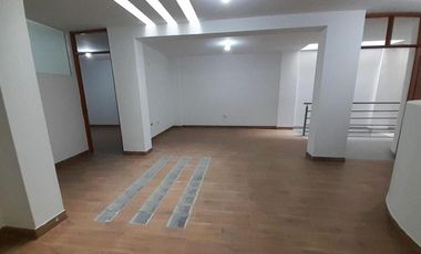 VENTA DE DEPARTAMENTO EN CAJAMARCA EN LARRY JHONSON 2DO PISO INTERIOR