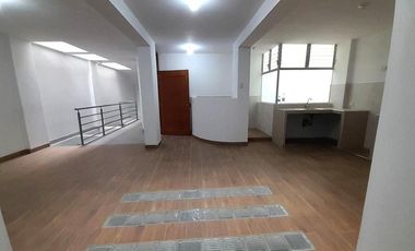 VENTA DE DEPARTAMENTO EN CAJAMARCA EN LARRY JHONSON 2DO PISO INTERIOR