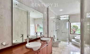 Disewakan Rumah Di Lokasi Tenang Dan Nyaman Di Jakarta Selatan