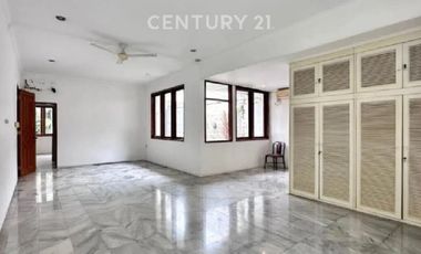 Disewakan Rumah Di Lokasi Tenang Dan Nyaman Di Jakarta Selatan