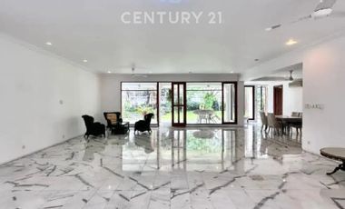 Disewakan Rumah Di Lokasi Tenang Dan Nyaman Di Jakarta Selatan