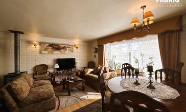 EN VENTA LINDA CASA ESQUINA 3 DORM +2 BAÑOS