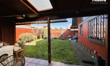 EN VENTA LINDA CASA ESQUINA 3 DORM +2 BAÑOS