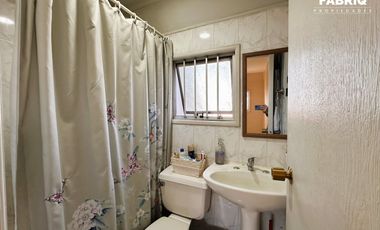 EN VENTA LINDA CASA ESQUINA 3 DORM +2 BAÑOS