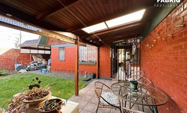 EN VENTA LINDA CASA ESQUINA 3 DORM +2 BAÑOS