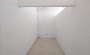 Se Alquila Local Comercial en Costa del este, Star Plaza