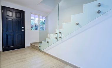 VENDO PH VILLA VALENCIA CASA DE ESQUINA, COSTA SUR (2)