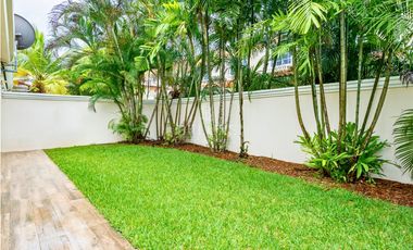 VENDO PH VILLA VALENCIA CASA DE ESQUINA, COSTA SUR (2)