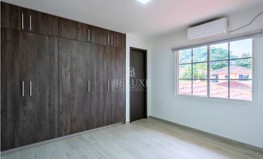 VENDO PH VILLA VALENCIA CASA DE ESQUINA, COSTA SUR (2)