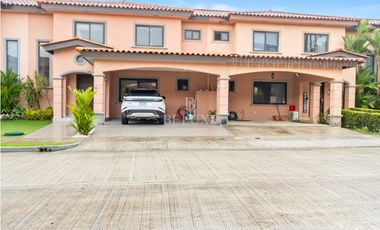 VENTA CASA REMODELADA EN PH VERSALLES 1, JUAN DIAZ (2)