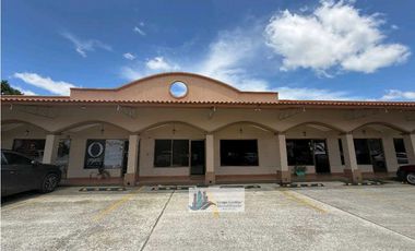 ALQUILER DE LOCAL COMERCIAL EN PLAZA MAYORCA