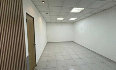 ALQUILER DE LOCAL COMERCIAL EN PLAZA MAYORCA