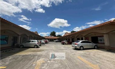 ALQUILER DE LOCAL COMERCIAL EN PLAZA MAYORCA