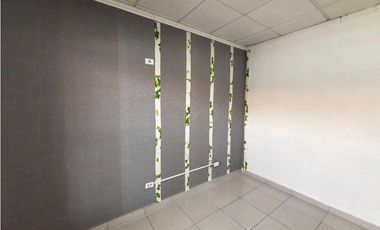 ALQUILER DE LOCAL COMERCIAL EN PLAZA MAYORCA