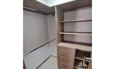 AMPLIA CASA CON PATIO Y 3 RECMARAS – BRISAS DEL GOLF