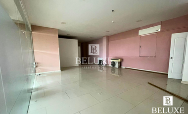 ALQUILER DE LOCAL COMERCIAL EN FLOR PLAZA,BELLA VISTA (P)(12)