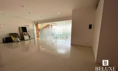 ALQUILER DE LOCAL COMERCIAL EN FLOR PLAZA,BELLA VISTA (P)(12)