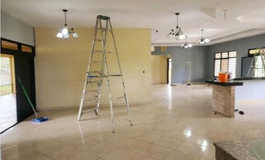 ALQUILER DE CASA EN DAVID SAN CARLITOS  CERCADA 4R