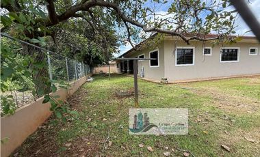 ALQUILER DE CASA EN DAVID SAN CARLITOS  CERCADA 4R