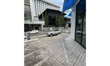 SAN FRANCISCO / 500M / 6 PARKING / FRENTE A VIA / PLANTA BAJA