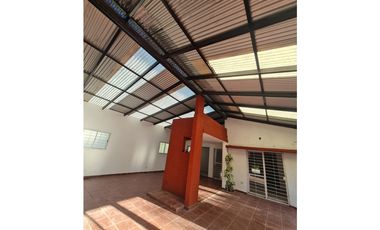 Se ALQUILA Casa C/Pileta 2 dor, 2 baños, 2 Cocheras