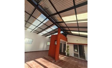 Se ALQUILA Casa C/Pileta 2 dor, 2 baños, 2 Cocheras